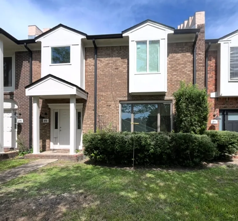 211 Russ Dr