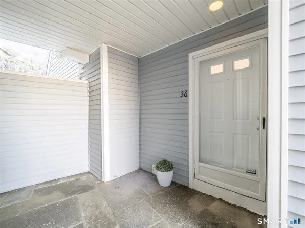 36 Wilton Crst #36, Wilton, CT 06897