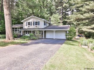 140 Mohawk Dr, Schenectady, NY 12303