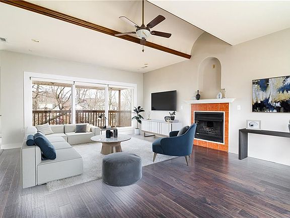 3rd image of 7 Churchwell Ct