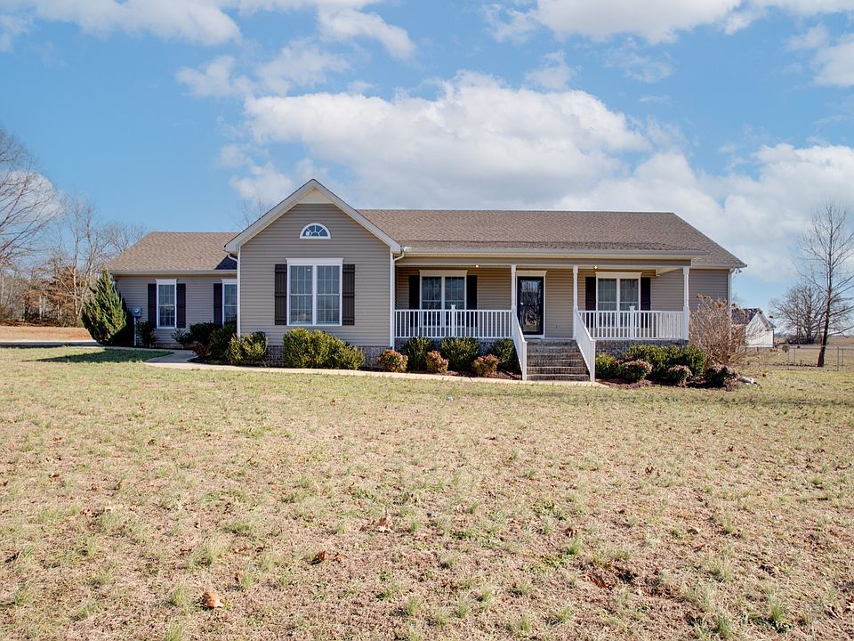 1st image of 863 Presley Cir