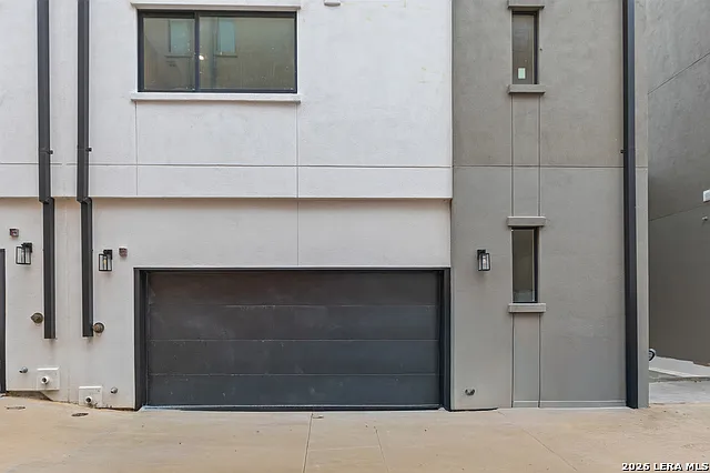 222 E Courtland Pl #1 — Photo 4