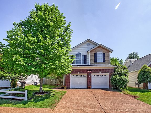3rd image of 3233 Gardendale Dr