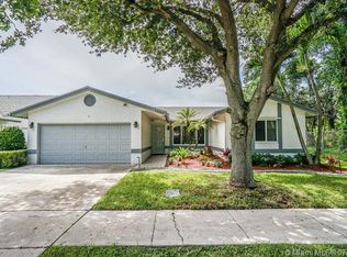 5883 NW 40th Ave, Coconut Creek, FL 33073