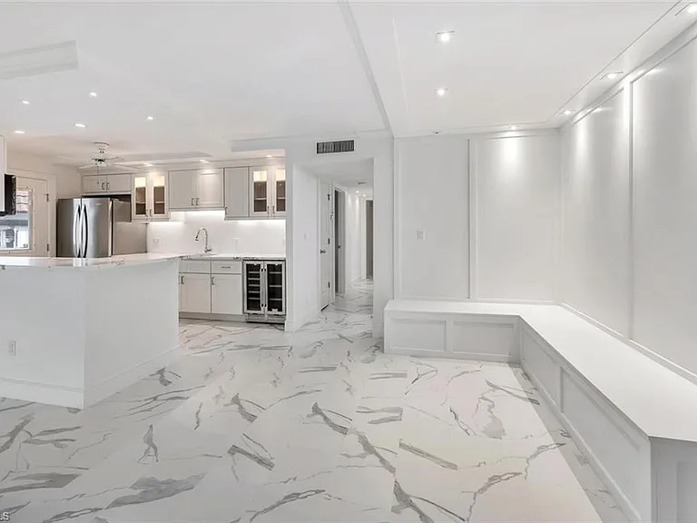 222 Harbour Dr #114 — Photo 1