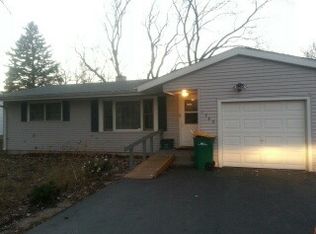1703 Pleasant Ave, McHenry, IL 60050