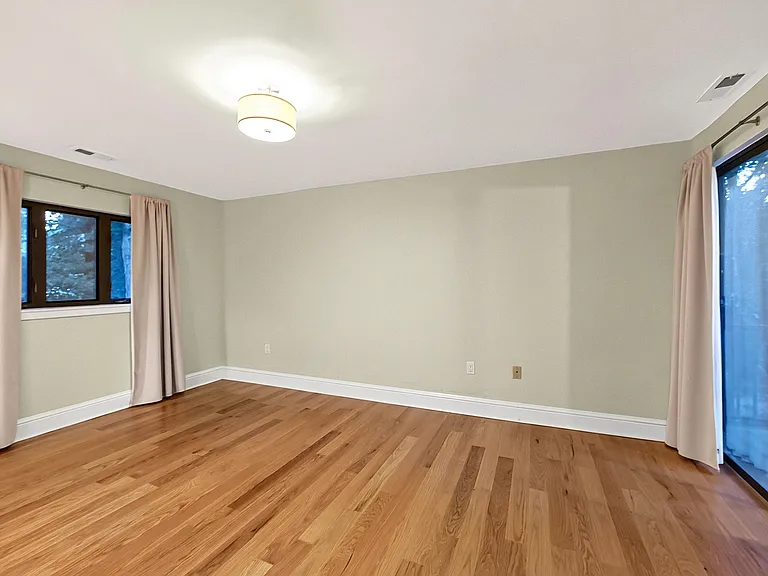 745 Sagamore Dr — Photo 15