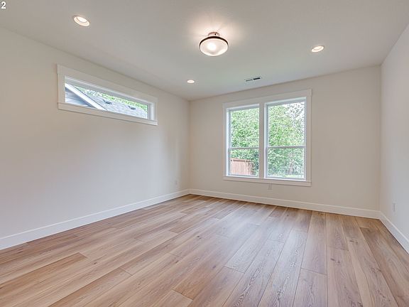 4th image of 11419 NE 12th Ave