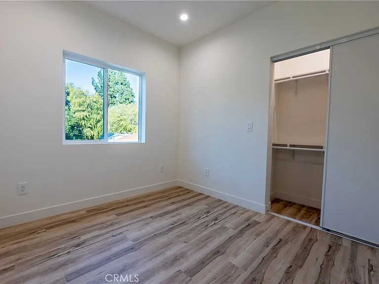 10421 Amigo Ave — Photo 11