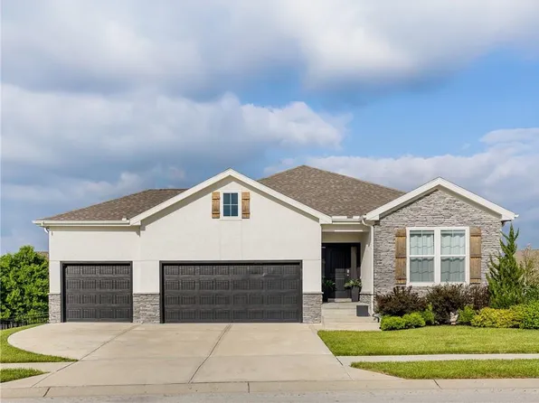 813 SW Haverford Rd, Lees Summit, MO 64081