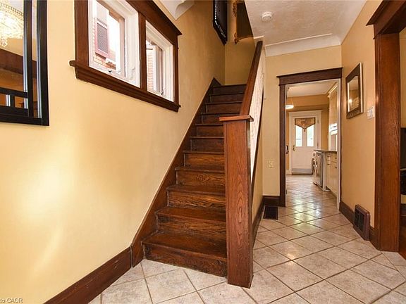 4th image of 522 Aberdeen Ave