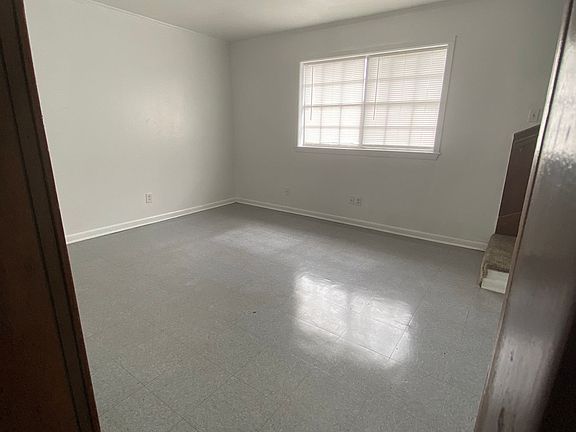 5th image of 2401 NW Evangeline Thwy APT H
