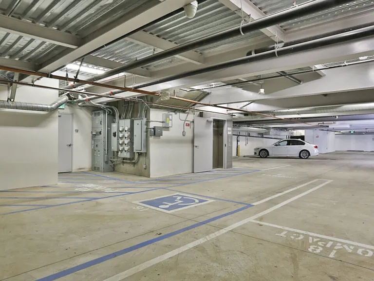 1424 S Bentley Ave #101 — Photo 31