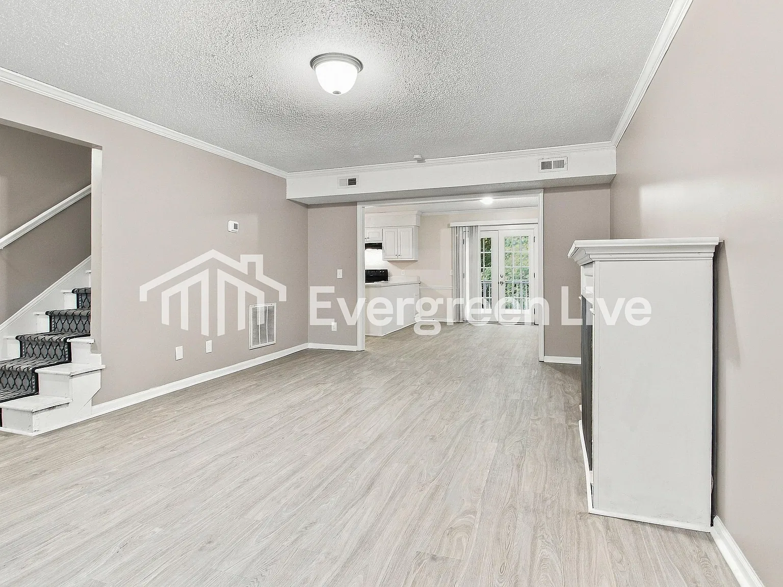 4 bed, 3.0 bath, 2200 sqft, $1,995 — Photo 3