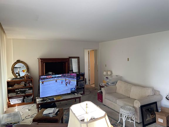 4th image of 1000 Urlin Ave APT 1402