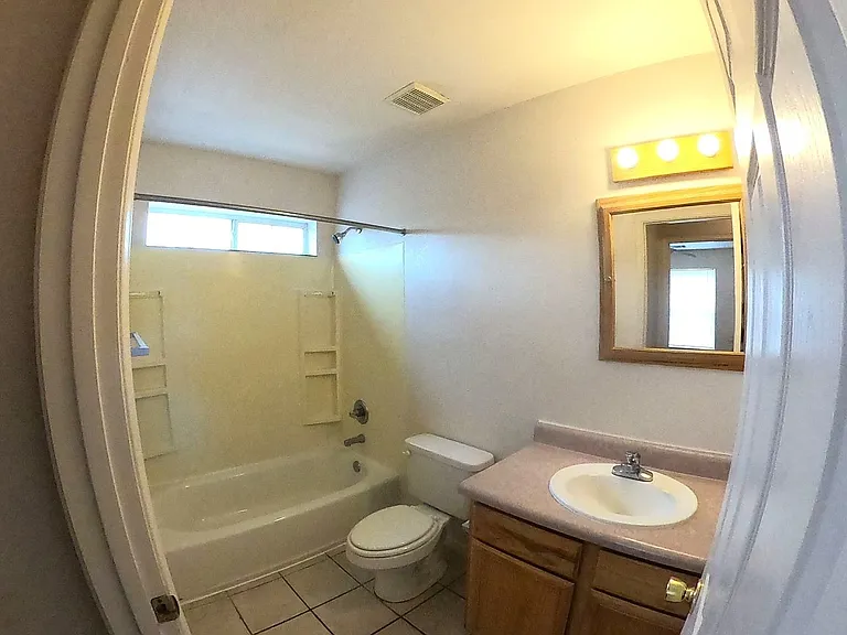 2225 Bex St — Photo 7