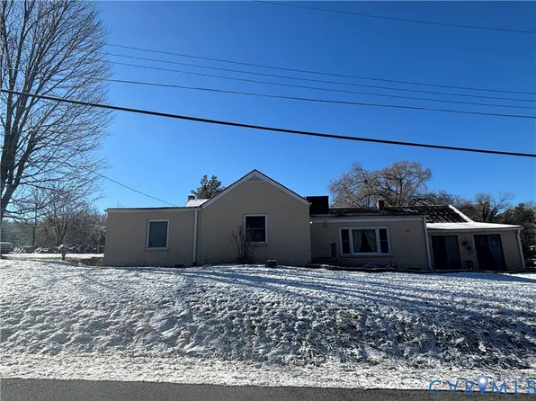 915 W Carolina Ave, Crewe, VA 23930
