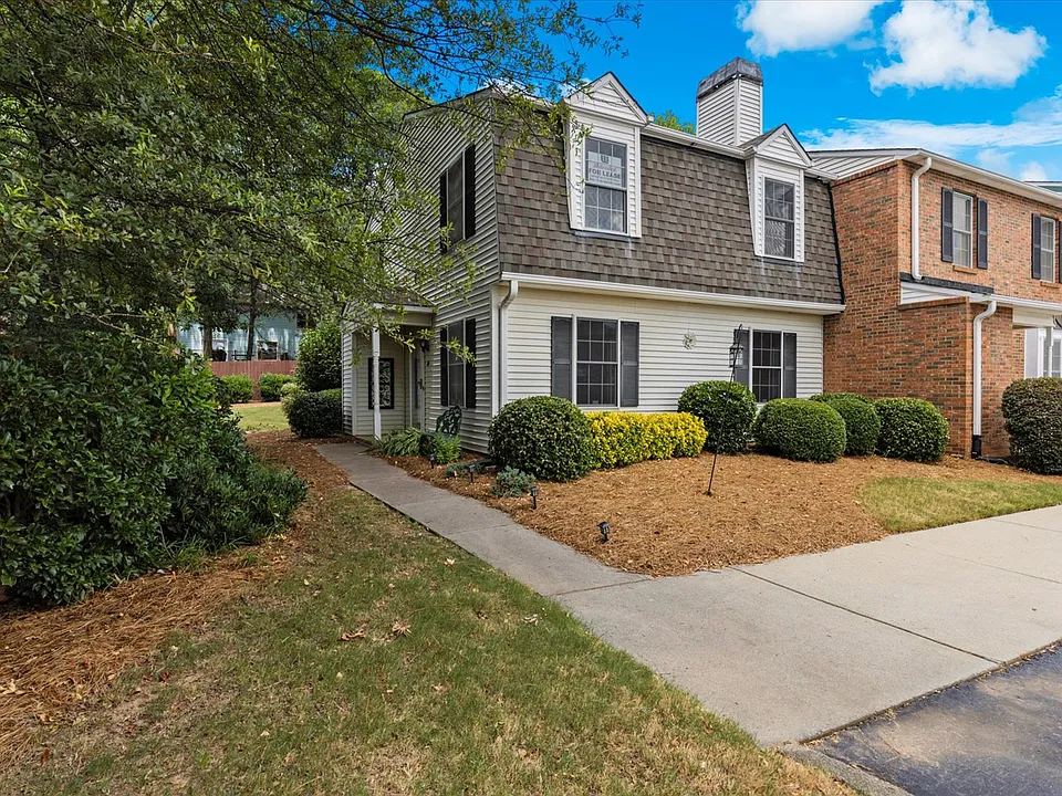 97 Jamestowne Way #84