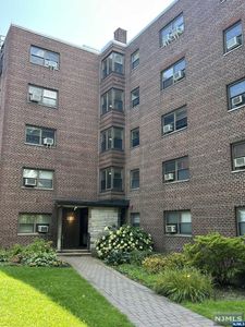 3030 Edwin Ave APT 4D, Fort Lee, NJ, 07024