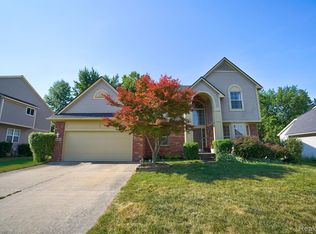 8363 Sherwood Dr, Grand Blanc, MI