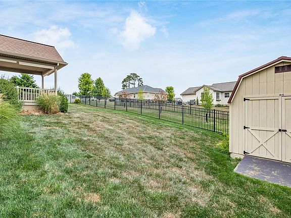 4th image of 5105 Brentwood Park