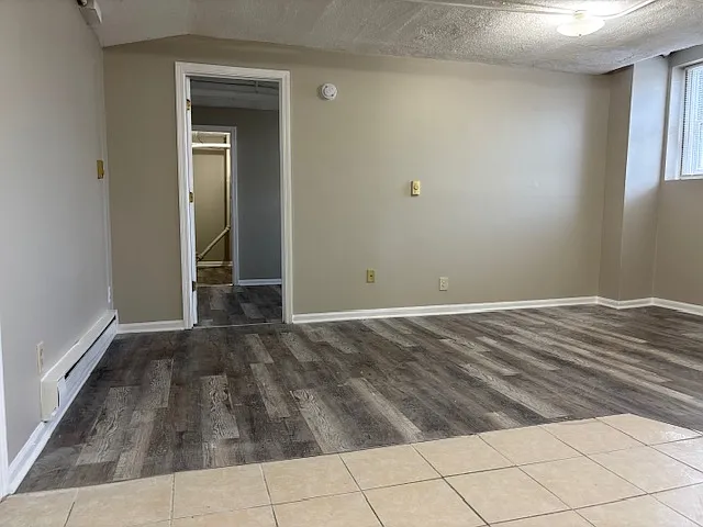 914 W Glen Flora Ave #G2 — Photo 2
