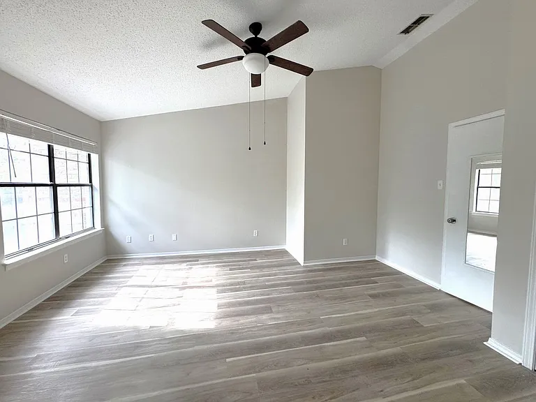 5900 Grelot Rd #504 — Photo 21