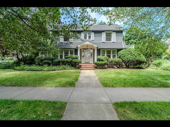 48 Hillcrest Ave, Longmeadow, MA 01106