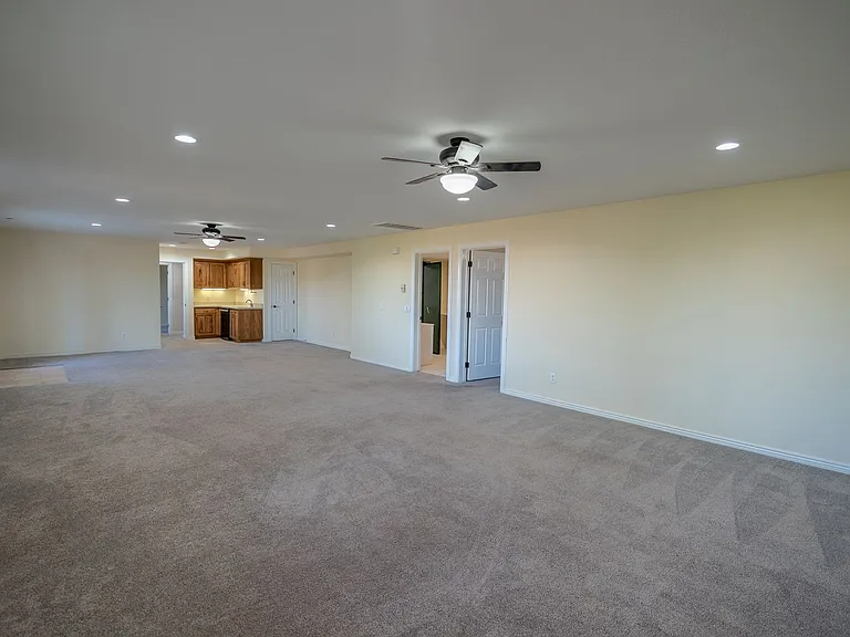 2541 W Spilsbury Ct — Photo 42