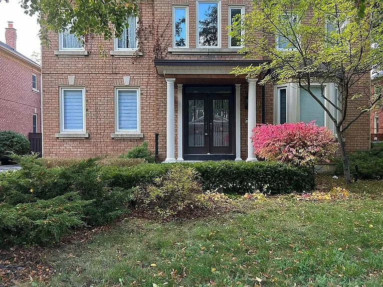 18 Theobalds Cir — Photo 1