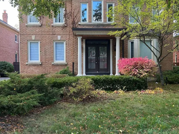 18 Theobalds Cir, Richmond Hill, ON L4C 9C7