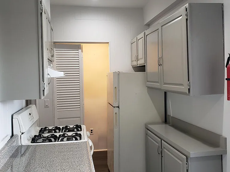 22 King St #1 — Photo 3