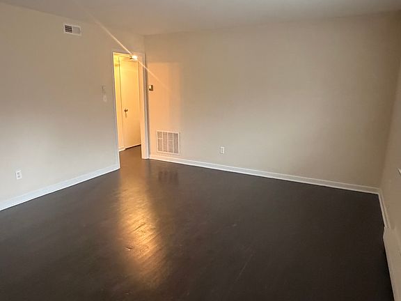 3rd image of 4515 Forest Hill Ave APT 1