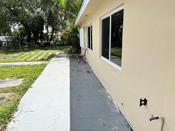 4th image of 16010 Bunche Park School Dr #0