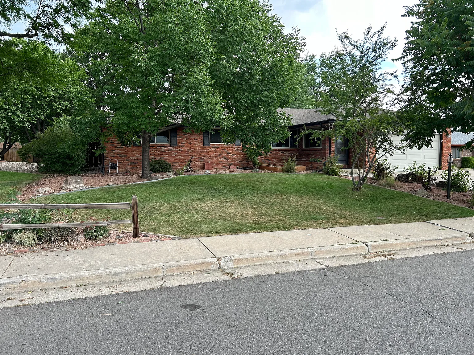 3 bed, 1592 sqft, $2,600 — Photo 2