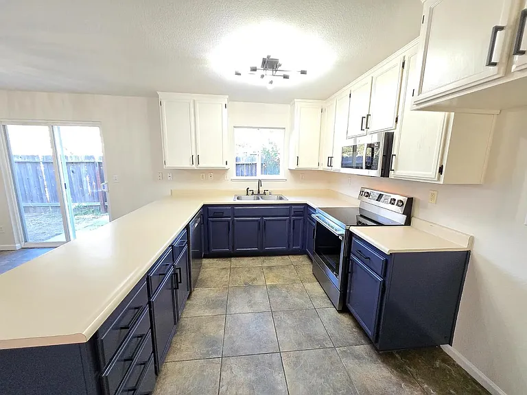 3057 Courtside Dr — Photo 17