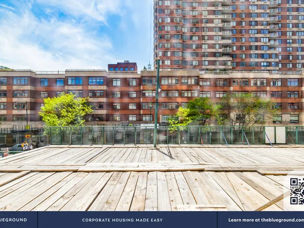 4-75 48th Avenue image 5 of 44