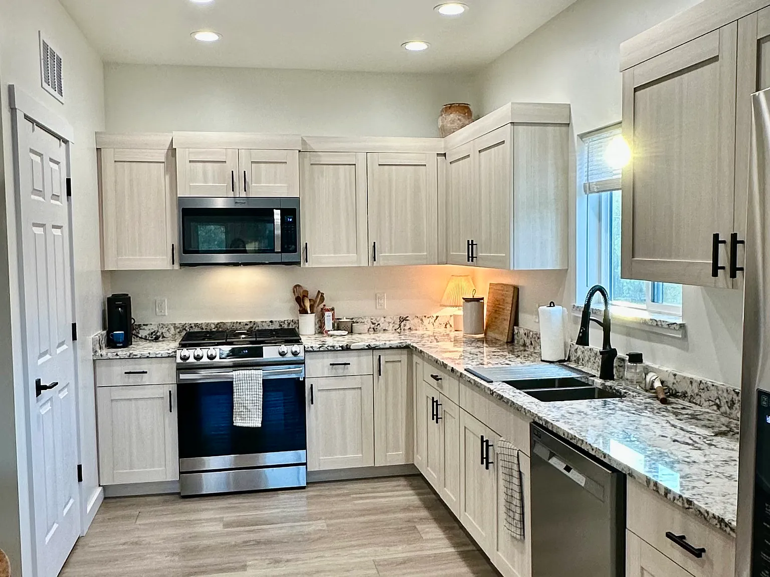 2 bed, $2,300 — Photo 2
