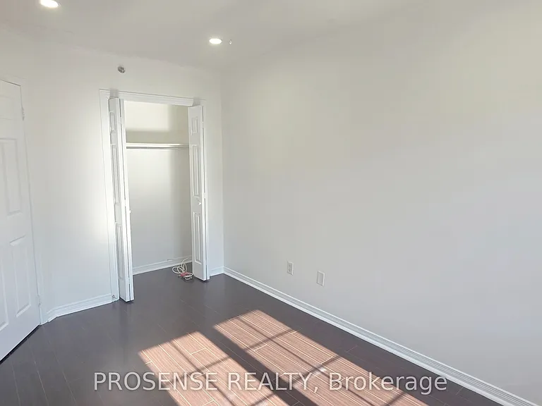 9699 Jane St #13 — Photo 28