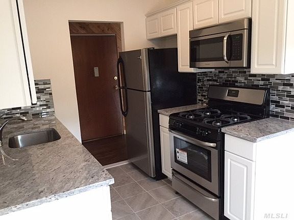 3rd image of 260 Waverly Ave APT 14