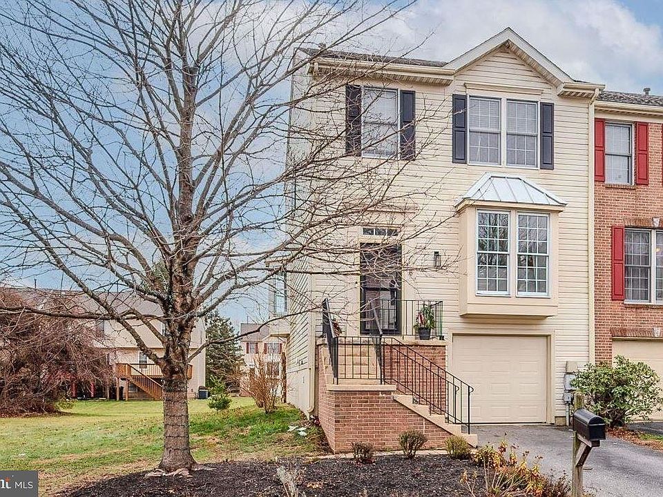 1st image of 18 Whistler Ct