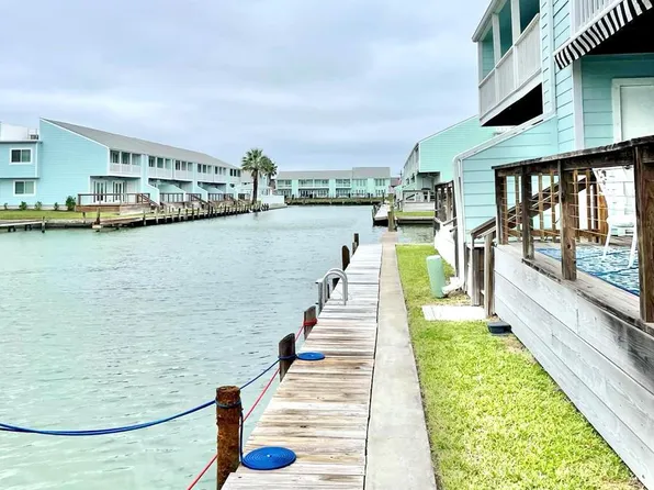708 Lauderdale Dr, Rockport, TX 78382