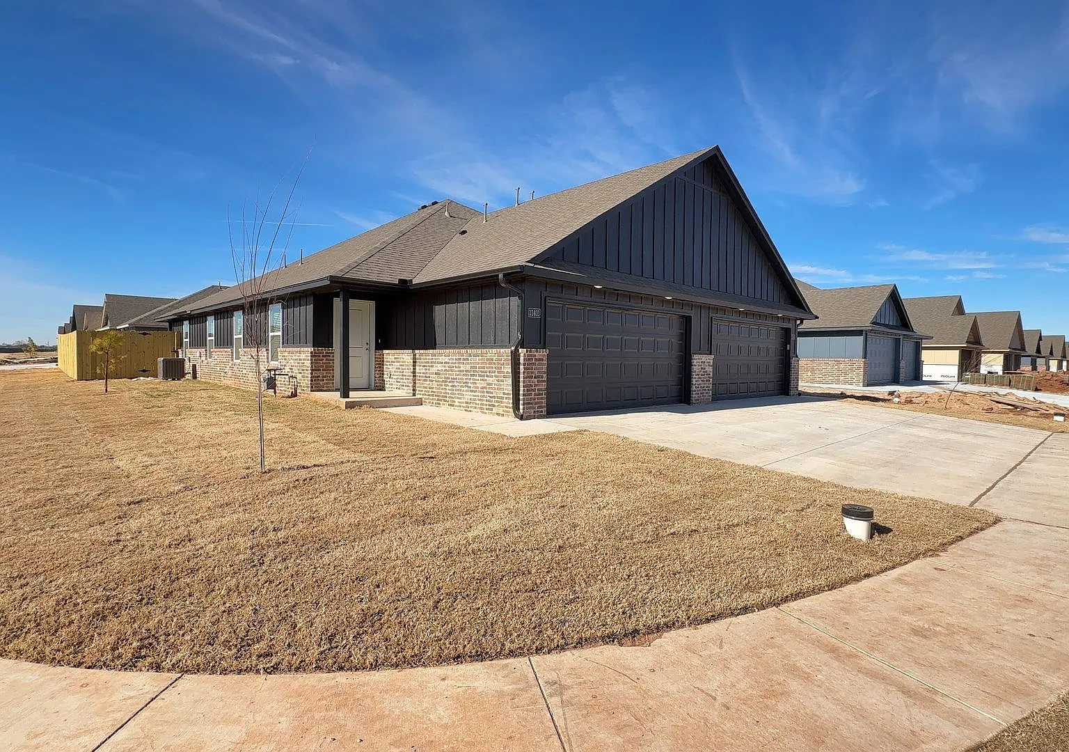 Welcome to Masonwood featuring this 3 Bedroom 2 Bath 2 Car Garage Duplex in a Great location clos... — Photo 3