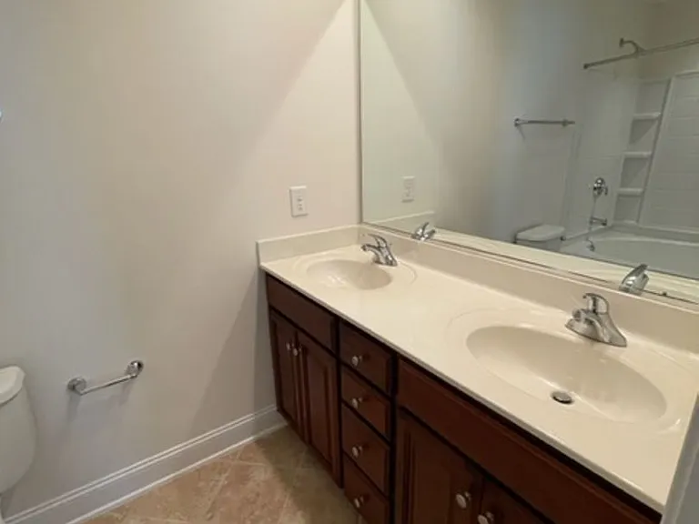 2823 Grove Park Dr — Photo 14