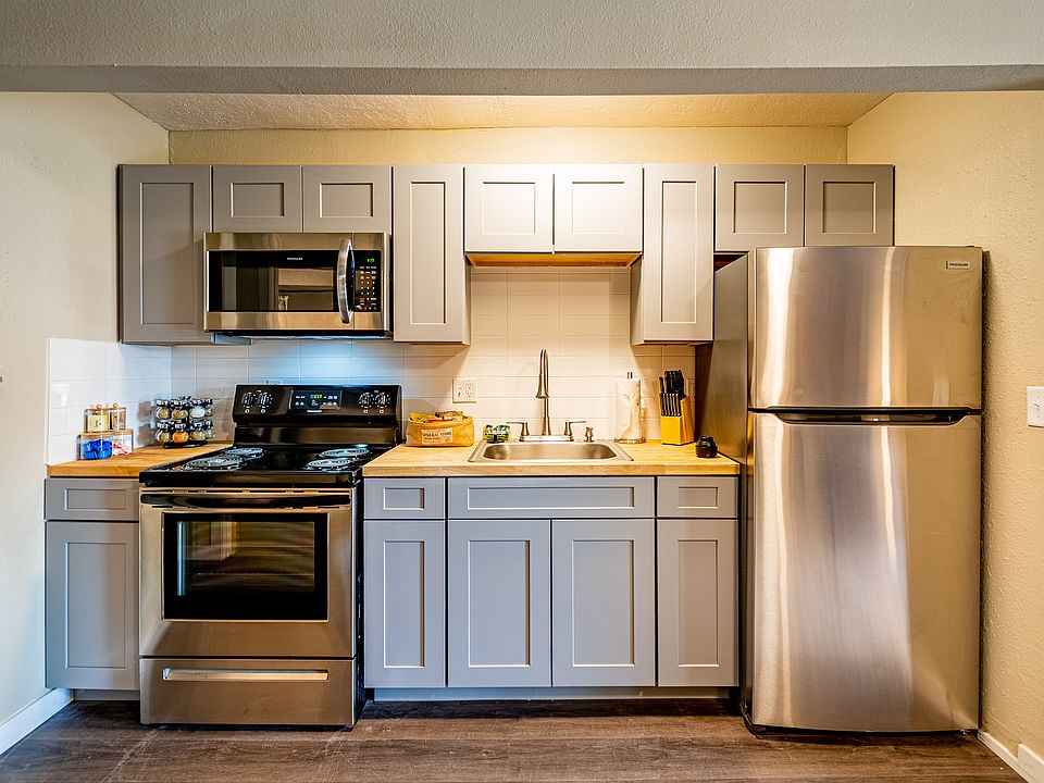 1st image of 760 Juan Tabo Blvd NE #1B-1Ba-587Sqft