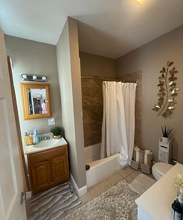 4th image of 18 Taylor Ave