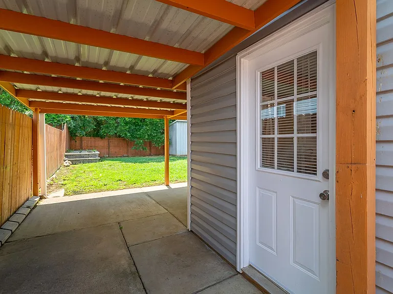 1053 Brianna Way — Photo 4