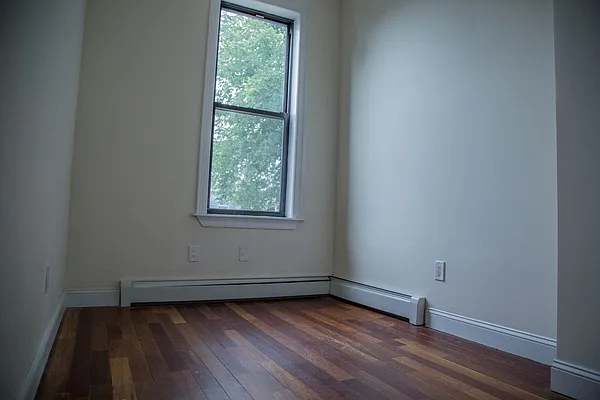 Rented by SCOUTBK.COM | media 17