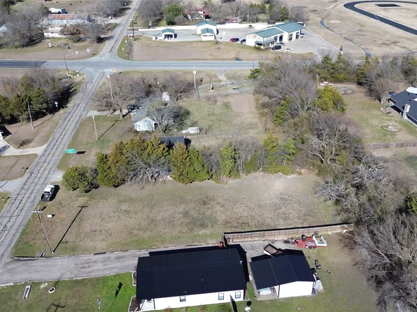 1 N Oak St, Leonard, TX 75452