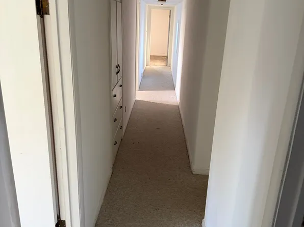 314 Valley Dr, Manhattan, KS 66502